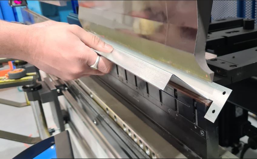 sheet metal bending on cnc machine